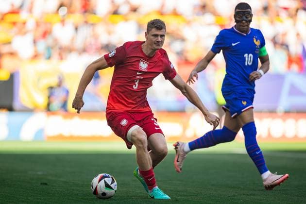 France Vs Poland during the UEFA EURO, EM, Europameisterschaft,Fussball 2024 match in Dortmund, Germany Pawel Dawidowicz (L) of Poland and Kylian Mbappe (R) of France are seen in action during the UEFA EURO 2024 group stage match between France and Poland at Football Stadium Dortmund. Copyright: xMikolajxBarbanellx