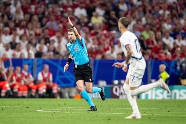 UEFA EURO 2024 Denmark Serbia 25 06 2024 Francois Letexier Referee, France UEFA EURO 2024 Denmark Serbia Munich Football Arena, Munich 25 06 2024 Copyright: xBEAUTIFULxSPORTS Buriakovx