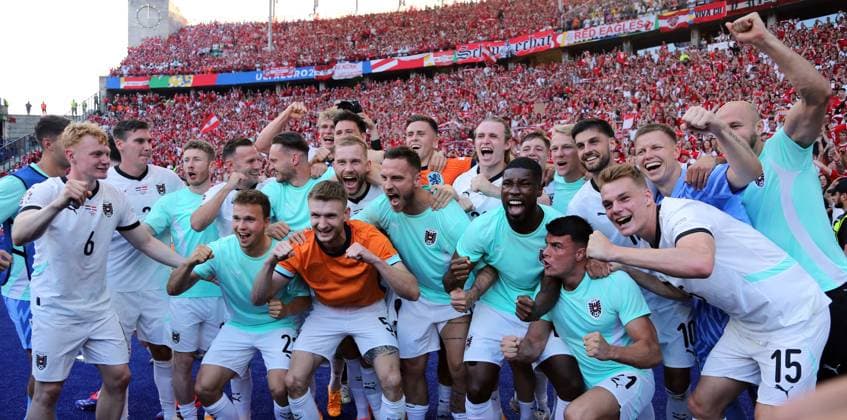Austria team celebrates victory in front of the fans Joy Emotion Cheering after the end of the match Sport Football Soccer European Championship Euro 2024 European Championship Men Season 2023 2024 25 06 2024 Netherlands NED vs Austria AUT in Berlin DFL regulations prohibit any use of photographs as image sequences and or quasi video