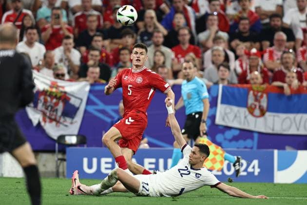 Joakim Maehle (Denmark)Sasa Lukic (Serbia) during the UEFA EURO, EM, Europameisterschaft,Fussball Germany 2024 match between Denmark 0-0 Serbia at Munich Football Arena on June 25, 2024 in Munich, Germany. Noxthirdxpartyxsales  (257681481)