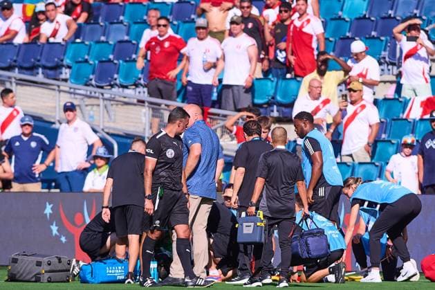 RECORD DATE NOT STATED Copa America USA 2024 Peru vs Canada Assistant Referee Humberto Panjoj of Guatemala receives Attention Medical during the game between Peru and Canada as part of the CONMEBOL Copa America USA 2024 group A, at Childrens Mercy Park Stadium, on June 25, 2024 in Kansas City, Kansas, United States. KANSAS CITY KANSAS UNITED STATES  Copyright: xJONATHANxDUENASx 20240625181705_CA_GA_2024_PER_CAN_PANJOJ134