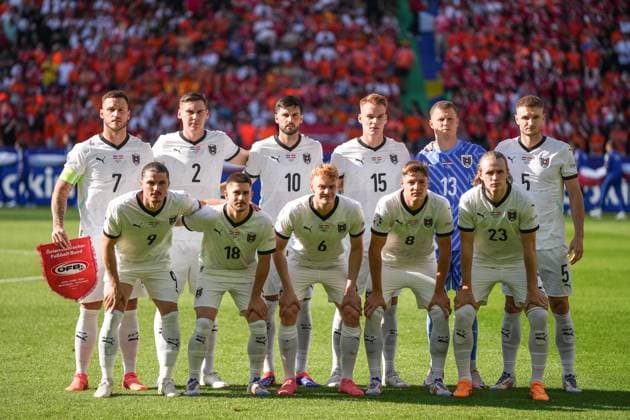 (240626) -- BERLIN, June 26, 2024 -- Players of Austria line up before the UEFA EURO, EM, Europameisterschaft,Fussball 2024 Group D match between the Netherlands and Austria in Berlin, Germany, June 25, 2024. ) (SP)GERMANY-BERLIN-FOOTBALL-EURO 2024-THE NETHERLANDS VS AUSTRIA PengxZiyang 
