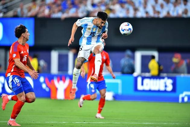 Sport Bilder des Tages RECORD DATE NOT STATED Copa America USA 2024 Chile vs Argentina Nicolas Gonzalez of Argentina during the game between Chile and Argentina as part of the CONMEBOL Copa America USA 2024 group A, at MetLife Stadium, on June 25, 2024 in East Rutherford, New Jersey, United States. EAST RUTHERFORD NEW JERSEY UNITED STATES  Copyright: xAdrianxMaciasx 20240625203536_CA_GA_2024_CHI_ARG_GONZALEZ55