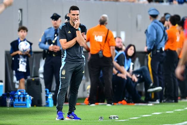 RECORD DATE NOT STATED Copa America USA 2024 Chile vs Argentina Lionel Scaloni head coach of Argentina during the game between Chile and Argentina as part of the CONMEBOL Copa America USA 2024 group A, at MetLife Stadium, on June 25, 2024 in East Rutherford, New Jersey, United States. EAST RUTHERFORD NEW JERSEY UNITED STATES  Copyright: xAdrianxMaciasx 20240625211342_CA_GA_2024_CHI_ARG_SCALONI71