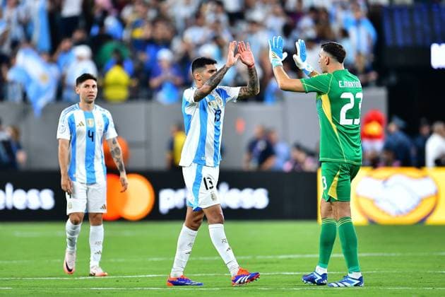 RECORD DATE NOT STATED Copa America USA 2024 Chile 0-1 Argentina Cristian Romero and Emiliano Martinez of Argentina during the game between Chile and Argentina as part of the CONMEBOL Copa America USA 2024 group A, at MetLife Stadium, on June 25, 2024 in East Rutherford, New Jersey, United States. EAST RUTHERFORD NEW JERSEY UNITED STATES  Copyright: xAdrianxMaciasx 20240625221524_CA_GA_2024_CHI_ARG_MARTINEZ87