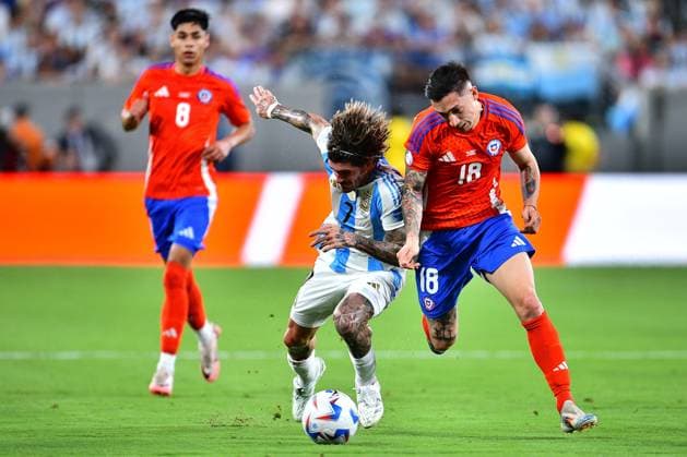 Football, Copa America, Chile - Argentina