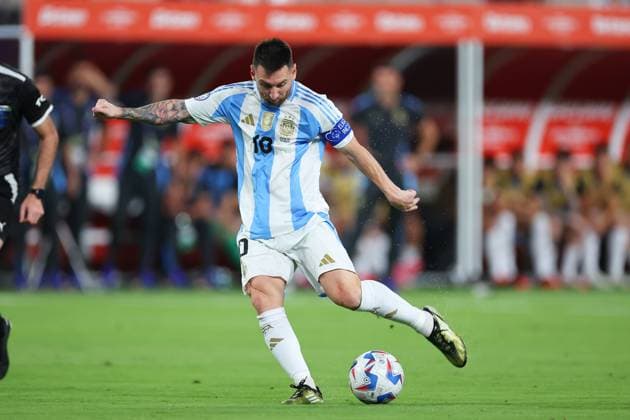 EAST RUTHERFORD, NJ - JUNE 25: Lionel Messi 10 of Argentina shoots the ball during the first half of the CONMEBOL Copa America Group stage game against Argentina on June 25, 2024 at MetLife Stadium in East Rutherford, New Jersey. (Photo by Rich Graessle Icon Sportswire) SOCCER: JUN 25 CONMEBOL Copa America - Chile vs Argentina EDITORIAL USE ONLY Icon240625520