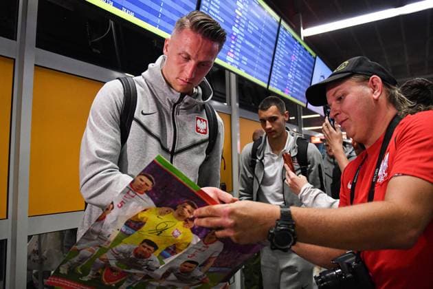 2024.06.26 Warszawa pilka nozna reprezentacja Polski Powrot reprezentacji Polski N z Marcin Bulka Foto Pawel Bejnarowicz PressFocus 2024.06.26 Warszawa Football - Polish national team, Nationalteam Powrot reprezentacji Polski Marcin Bulka Credit: Pawel Bejnarowicz PressFocus NEWSPIX.PL --- Newspix.pl Polish national team return from euro 2024 in Germany POLAND OUT!  20240626PB2565