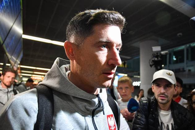 2024.06.26 Warszawa pilka nozna reprezentacja Polski Powrot reprezentacji Polski N z Robert Lewandowski Foto Pawel Bejnarowicz PressFocus 2024.06.26 Warszawa Football - Polish national team, Nationalteam Powrot reprezentacji Polski Robert Lewandowski Credit: Pawel Bejnarowicz PressFocus NEWSPIX.PL --- Newspix.pl Polish national team return from euro 2024 in Germany POLAND OUT!  20240626PB2568