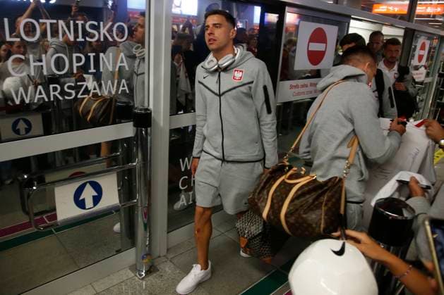 WARSZAWA 26.06.2024 PRZYLOT I POWITANIE REPREZENTACJI POLSKI W PILKE NOZNA Z EURO 2024 W NIEMCZECH N Z. JAN BEDNAREK FOT. ALEKSANDER MAJDANSKI NEWSPIX.PL --- Newspix.pl Polish national team, Nationalteam return from euro 2024 in Germany POLAND OUT!  AM260624_009