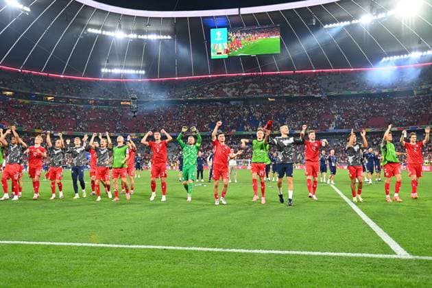 Final cheer,players Denmark, team photo,team,team,team photo, cheering,joy,enthusiasm, group stage Group C Denmark DEN Serbia SRB 0 0 on 25 06 2024, Football Arena Munich Football UEFA EURO 2024 GERMANY from 14 06 2024 14 07 2024