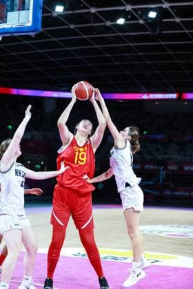 SHENZHEN, CHINA - JUNE 25: Zhang Ziyu 19 of China drives to the basket during the FIBA U18 Women s Asia Cup 2024 Group B match between New Zealand and China at Longhua Cultural and Sports Center on June 25, 2024 in Shenzhen, Guangdong Province of China.  Copyright: xVCGx 111504020804