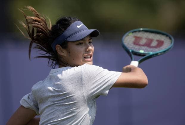 Emma Raducanu of GBR in action during practice Rothesay International Eastbourne, Day 4, Tennis, Devonshire Park, Eastbourne, UK - 26 June 2024  Copyright: xEllaxLing Shutterstockx 14558912p