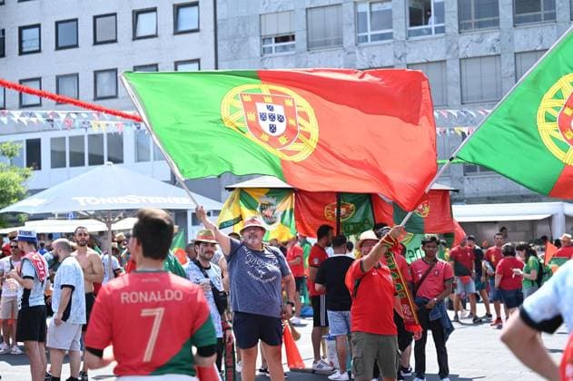Soccer Euro 2024 in Gelsenkirchen FOR EDITORIAL PURPOSES ONLY p Fans celebrate the teams of Portugal and Georgia on Wednesday, 26 6 2024 in Gelsenkirchen before the match of the European Football Championship in the Veltins Arena Germany NRW Gelsenkirchen Copyright IngoxOtto Copyright: IngoxOtto doc7w1cyydj4pv1fhxakg8 ,EDITORIAL USE ONLY Copyright: IngoxOtto