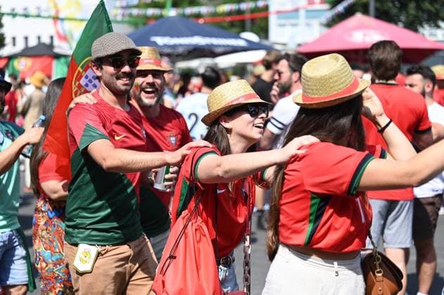 Soccer Euro 2024 in Gelsenkirchen FOR EDITORIAL PURPOSES ONLY p Fans celebrate the teams of Portugal and Georgia on Wednesday, 26 6 2024 in Gelsenkirchen before the match of the European Football Championship in the Veltins Arena Germany NRW Gelsenkirchen Copyright IngoxOtto Copyright: IngoxOtto doc7w1dw8mmtf68ycym9qc ,EDITORIAL USE ONLY Copyright: IngoxOtto