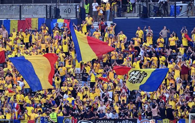 26 06 2024, xsltx, European Football Championship 2024, Slovakia Romania emspor, v l emotions, fans, atmosphere, flags, logo, Romania, spectators, jerseys UEFA REGULATIONS PROHIBIT ANY USE OF PHOTOGRAPHS as IMAGE SEQUENCES and or QUASI VIDEO Frankfurt
