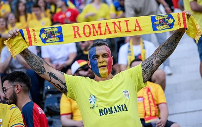 26 06 2024, xpsx, UEFA Euro 2024 preliminary round, Slovakia Romania v l Romania Zsuchauer Fans DFL DFB REGULATIONS PROHIBIT ANY USE OF PHOTOGRAPHS as IMAGE SEQUENCES and or QUASI VIDEO emspor Frankfurt