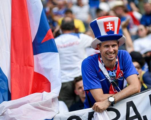 26 06 2024, xpsx, UEFA Euro 2024 preliminary round, Slovakia Romania v l Slovakia Fans Spectators DFL DFB REGULATIONS PROHIBIT ANY USE OF PHOTOGRAPHS as IMAGE SEQUENCES and or QUASI VIDEO emspor Frankfurt