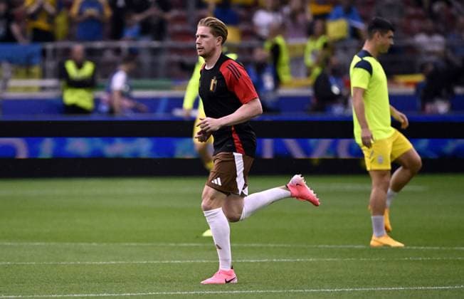 Belgium s Kevin De Bruyne prepares before a soccer game between Ukraine and Belgian national soccer team Red Devils, Wednesday 26 June 2024 in Stuttgart, Germany, the third match in the group stage of the UEFA EURO, EM, Europameisterschaft,Fussball 2024 European championships. BRUNOxFAHY  x95320159x