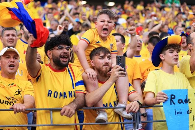 Fußball UEFA EURO 2024 Gruppe E Slowakei gegen Rumänien 26. Juni 2024 UEFA EURO 2024 Gruppe E Slowakei gegen Rumänien Ein junger Rumänien-Fan Foto Simon Stacpoole Abseits Frankfurt Deutschland  Copyright: xSimonxStacpoolexOffside