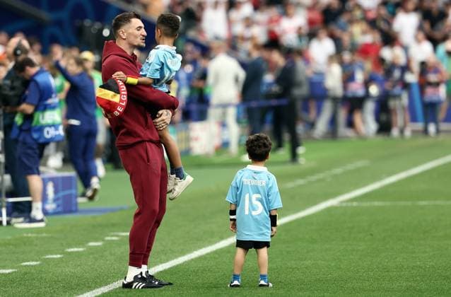 Belgium s Thomas Meunier and sons pictured before a soccer game between Ukraine and Belgian national soccer team Red Devils, Wednesday 26 June 2024 in Stuttgart, Germany, the third match in the group stage of the UEFA EURO, EM, Europameisterschaft,Fussball 2024 European championships. BRUNOxFAHY  x95321549x