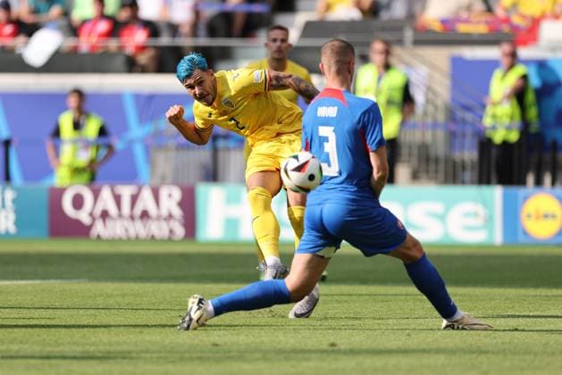 26 06 2024, European Football Championship, UEFA EURO 2024, Slovakia Romania, Group E, Arena Frankfurt, v l , Andrei Florin Ratiu Romania Copyright: HMBxMedia