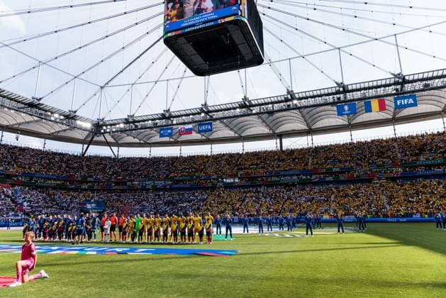 UEFA EURO 2024 Slovakia Romania 26 06 2024 The teams before the start of the match UEFA EURO 2024 Slovakia Romania Frankfurt Arena, Frankfurt 26 06 2024 Copyright: xBEAUTIFULxSPORTS Wunderlx
