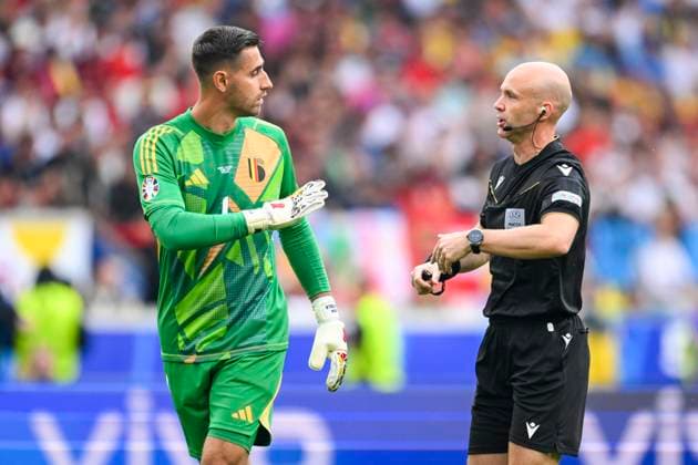 Ukraine v Belgium Group E - UEFA EURO, EM, Europameisterschaft,Fussball 2024 STUTTGART, GERMANY - JUNE 26 : Casteels Koen goalkeeper of Belgium in action pictured during the UEFA EURO 2024 European Football Championship tournament group E stage match between Ukraine and Belgium at Stuttgart Arena on June 26, 2024 in Stuttgart, Germany, 26 06 2024 Stuttgart Germany  Copyright: xVincentxKalutx