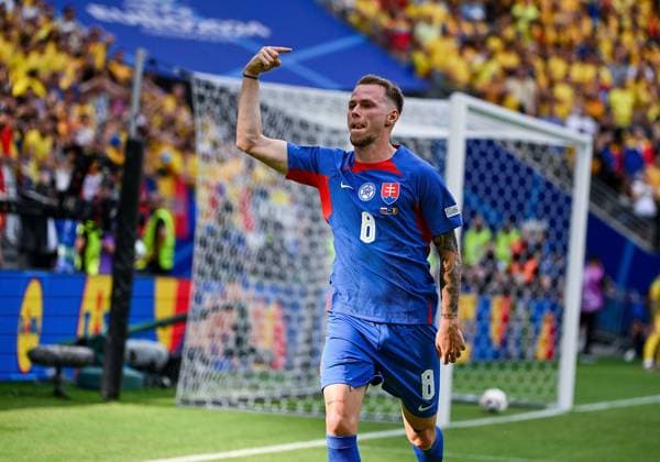 26 06 2024, xpsx, UEFA Euro 2024 preliminary round, Slovakia Romania v l celebrate the goal, goal celebration for 1 0 goal scorer Ondrej Duda Slovakia DFL DFB REGULATIONS PROHIBIT ANY USE OF PHOTOGRAPHS as IMAGE SEQUENCES and or QUASI VIDEO emspor Frankfurt