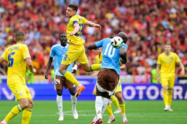 Ukraine v Belgium Group E - UEFA EURO, EM, Europameisterschaft,Fussball 2024 STUTTGART, GERMANY - JUNE 26 : Mykola Matviyenko defender of Ukraine and Lukaku Romelu forward of Belgium during the UEFA EURO 2024 European Football Championship tournament group E stage match between Ukraine and Belgium at Stuttgart Arena on June 26, 2024 in Stuttgart, Germany, 26 06 2024 Stuttgart Germany  Copyright: xPeterxDexVoechtx