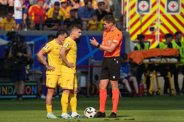 Referee Daniel Siebert at free kick Frankfurt 26 06 2024 Slovakia vs. Romania, EURO2024 M33 Group E, EM Arena Frankfurt
