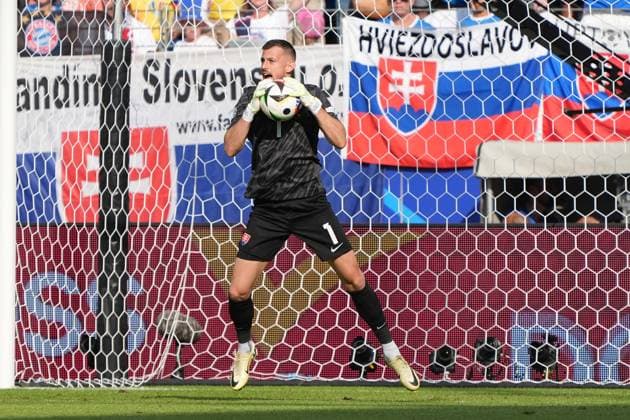 Goalkeeper Goalie Martin Dubravka Slovakia, Slovakia, 01 Frankfurt 26 06 2024 Slovakia vs. Romania, EURO2024 M33 Group E, EM Arena Frankfurt