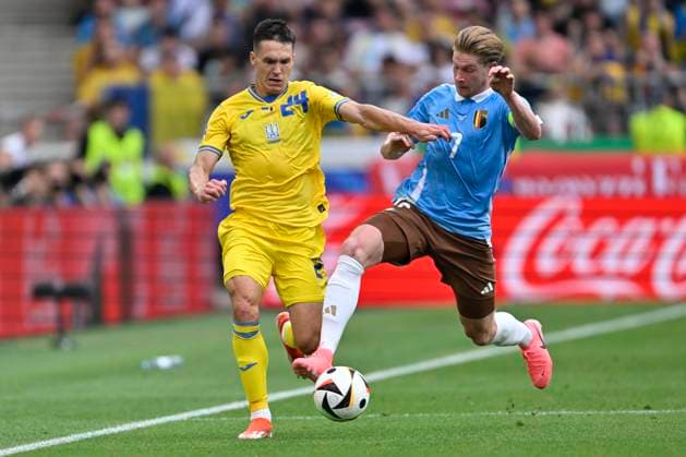 Ukraine v Belgium Group E - UEFA EURO, EM, Europameisterschaft,Fussball 2024 STUTTGART, GERMANY - JUNE 26 : Oleksandr Tymchyk defender of Ukraine and De Bruyne Kevin forward of Belgium during the UEFA EURO 2024 European Football Championship tournament group E stage match between Ukraine and Belgium at Stuttgart Arena on June 26, 2024 in Stuttgart, Germany, 26 06 2024 Stuttgart Germany  Copyright: xDhax