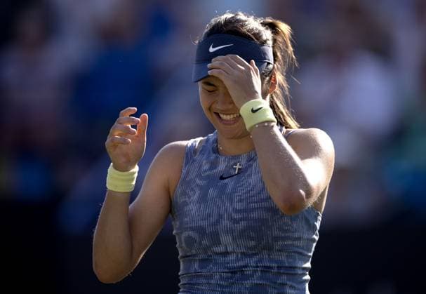Emma Raducanu of GBR celebrates Rothesay International Eastbourne, Day 4, Tennis, Devonshire Park, Eastbourne, UK - 26 June 2024  Copyright: xEllaxLing Shutterstockx 14558912di