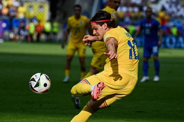26 06 2024, xpsx, UEFA Euro 2024 preliminary round, Slovakia Romania v l Ianis Hagi Romania Romania DFL DFB REGULATIONS PROHIBIT ANY USE OF PHOTOGRAPHS as IMAGE SEQUENCES and or QUASI VIDEO emspor Frankfurt