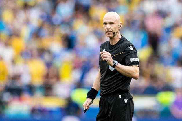 UEFA EURO 2024 Ukraine Belgium 26 06 2024 Taylor Anthony Referee, England UEFA EURO 2024 Ukraine Belgium Stuttgart Stadium, Stuttgart 26 06 2024 Copyright: xBEAUTIFULxSPORTS Buriakovx