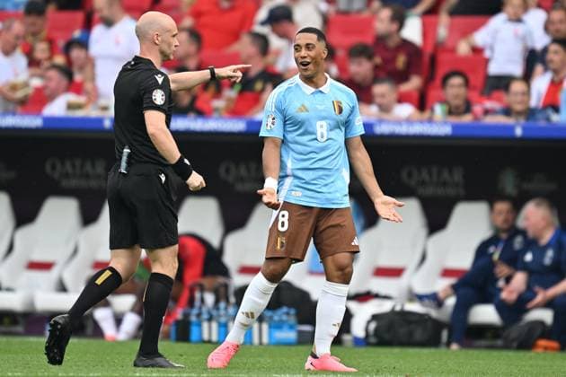240626 EURO2024 UKRAINE VS BELGIUM Youri Tielemans (8) of Belgium reacts towards referee Anthony Taylor during a soccer game between the national teams of Ukraine and Belgium, called the Red Devils on the third matchday in Group E in the group stage of the UEFA EURO, EM, Europameisterschaft,Fussball 2024 tournament , on Wednesday 26 June 2024 in Stuttgart , Germany . PHOTO SPORTPIX David Catry STUTTGART GERMANY  Copyright: xx 469892