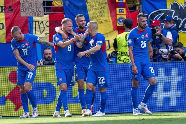 GER, EURO 2024, Group E, Slovakia SVK vs Romania ROU 26 06 2024, Frankfurt Arena, Frankfurt, GER, EURO 2024, Group E, Slovakia SVK vs Romania ROU In the picture cheering after the goal for 1 0 goal cheering cheering cheering by Ondrej Duda Slovakia SVK, 08 vStanislav Lobotka Slovakia SVK, 23 Lukas Haraslin Slovakia SVK, 17 Gestures, facial expressions, emotions nordphotoxGmbHxx xDenkinger nph00015