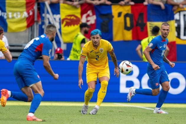 GER, EURO 2024, Group E, Slovakia SVK vs Romania ROU 26 06 2024, Frankfurt Arena, Frankfurt, GER, EURO 2024, Group E, Slovakia SVK vs Romania ROU In the picture Andrei Ratiu Romania ROU, 02 Laszlo Benes Slovakia SVK, 11 David Hancko Slovakia SVK, 16 in duel, duel, dynamics, action, action, game scene nordphotoxGmbHxx xDenkinger nph00015