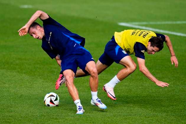 Italy& x2019;s Davide Frattesi during training session at the base camp in Iserlohn on June 26, 2024, UEFA EURO, EM, Europameisterschaft,Fussball 2024, Iserlohn, Germany - - Soccer .  Copyright: xFabioxFerrari LaPressex
