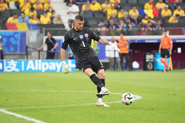 Goalkeeper Goalie Martin Dubravka Slovakia, Slovakia, 01 Frankfurt 26 06 2024 Slovakia vs. Romania, EURO2024 M33 Group E, EM Arena Frankfurt