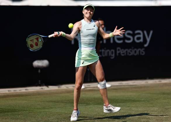 26th June 2024; Devonshire Park, Eastbourne, East Sussex, England: Rothesay International Eastbourne, Day 3, Harriet Dart (GBR) plays a forehand against Sofia Kenin (USA) in her womens singles match  ActionPlus12660854 HongboxChen