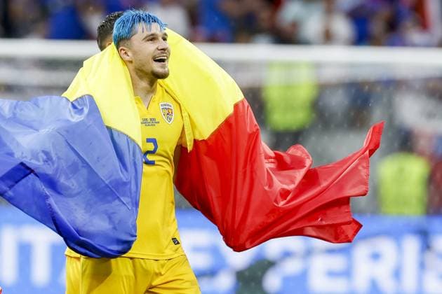 Sport Bilder des Tages FRANKFURT, Olympia Stadium , 26-06-2024 , European Football Championship Euro2024, Group stage match no.33 between Slovakia and Romania. Romania player Andrei Ratiu celebrate group win Slovakia - Romania (Euro2024)  x25605439x Copyright: