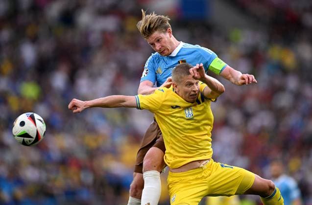 Football Euro 2024 Group E 26 06 2024 Ukraine Belgium Kevin De Bruyne left, Belgium v Oleksandr Zinchenko right, Ukraine