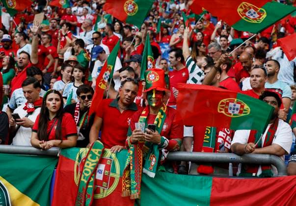 Georgia v Portugal: Group F - UEFA EURO, EM, Europameisterschaft,Fussball 2024 Portuguese fans before the UEFA EURO 2024 group stage match between Georgia and Portugal at Arena AufSchalke on June 26, 2024 in Gelsenkirchen, Germany. Gelsenkirchen Arena AufSchalke Germany Germany Copyright: xRichardxSellers Sportsphoto APLx 14042930