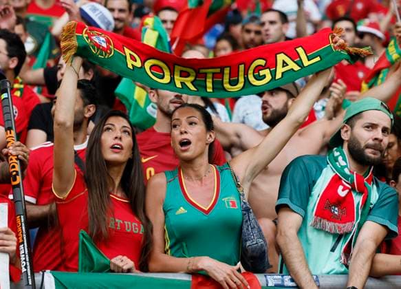 Georgia v Portugal: Group F - UEFA EURO, EM, Europameisterschaft,Fussball 2024 Portuguese fans before the UEFA EURO 2024 group stage match between Georgia and Portugal at Arena AufSchalke on June 26, 2024 in Gelsenkirchen, Germany. Gelsenkirchen Arena AufSchalke Germany Germany Copyright: xRichardxSellers Sportsphoto APLx 14042936
