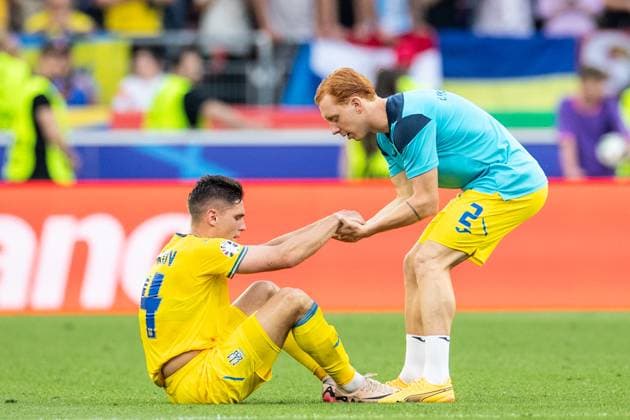 UEFA EURO 2024 Ukraine Belgium 26 06 2024 Georgiy Sudakov Ukraine, 14 , Yukhym Konoplia Ukraine, 2 after the end of the match, sad UEFA EURO 2024 Ukraine Belgium Stuttgart Stadion, Stuttgart 26 06 2024 Copyright: xBEAUTIFULxSPORTS Buriakovx
