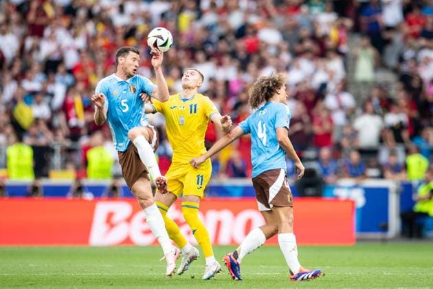 UEFA EURO 2024 Ukraine Belgium 26 06 2024 Jan Vertongen Belgium, 5 , Artem Dovbyk Ukraine, 11 UEFA EURO 2024 Ukraine Belgium Stuttgart Stadion, Stuttgart 26 06 2024 Copyright: xBEAUTIFULxSPORTS Buriakovx