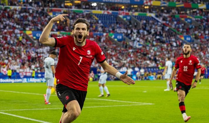 Football - UEFA EURO, EM, Europameisterschaft,Fussball 2024 - Group F - Georgia v Portugal GELSENKIRCHEN, GERMANY - Wednesday, June 26, 2024: Georgia s Khvicha Kvaratskhelia celebrates after scoring the opening goal during the UEFA Euro 2024 Group F match between Georgia and Portugal at the Arena AufSchalke. (Photo by David Rawcliffe Propaganda) GELSENKIRCHEN Arena AufSchalke NORTH RHINE-WESTPHALIA GERMANY  Copyright: xDavidxRawcliffex P2024-06-26-Georgia_Portugal-37