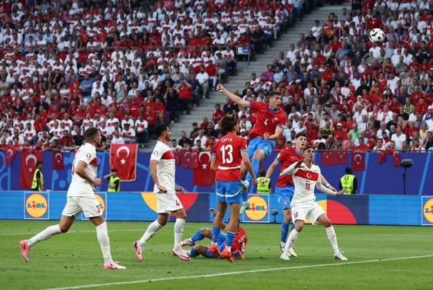 Robin Hranac of Czechia has a headed attempt on goal Czechia v Turkiye, UEFA European Championship, EM, Europameisterschaft 2024, Group F, Football, Volksparkstadion, Hamburg, Germany - 26 Jun 2024 EDITORIAL USE ONLY No use with unauthorised audio, video, data, fixture lists, club league logos or live services. Online in-match use limited to 120 images, no video emulation. No use in betting, games or single club league player publications. Copyright: xMattxWest Shutterstockx 14555612ah